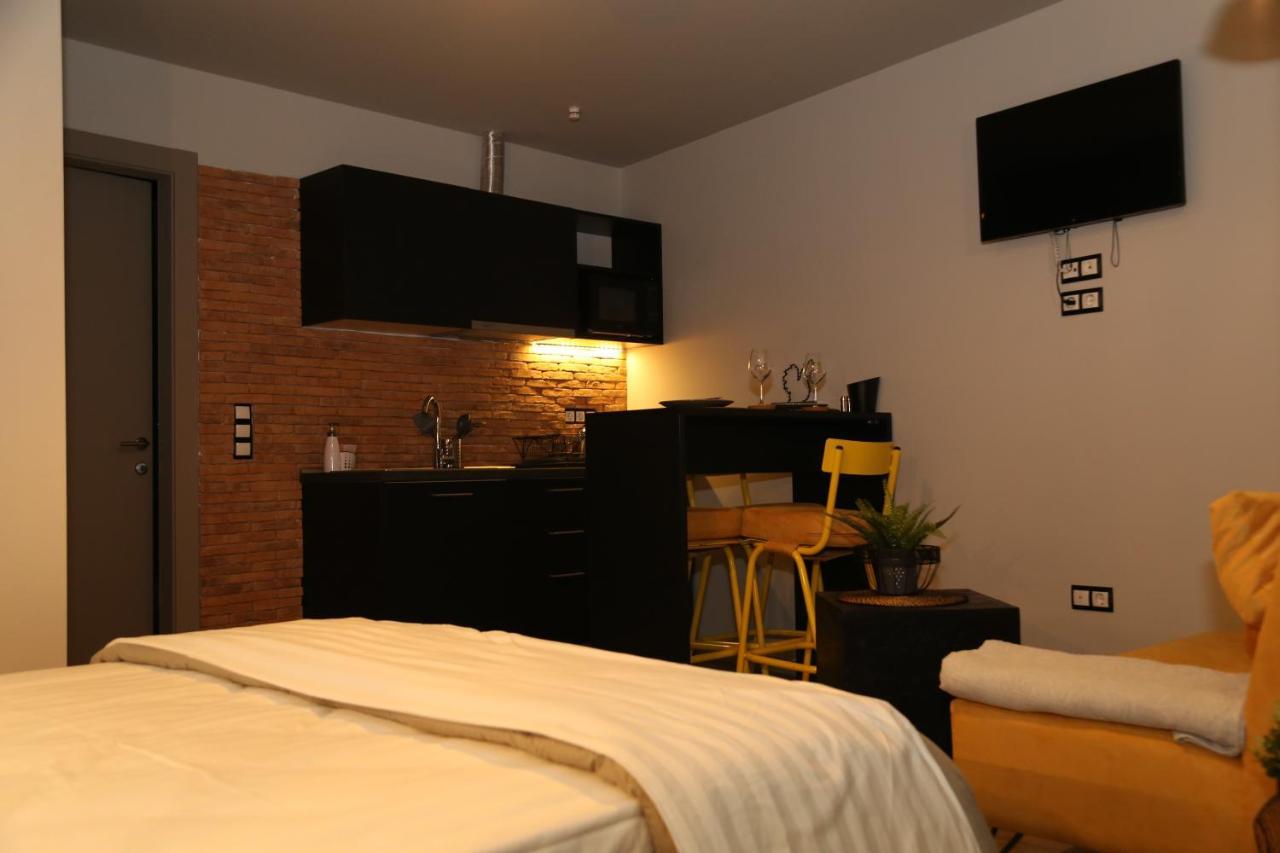 Rooster Suites Ateny Zewnętrze zdjęcie