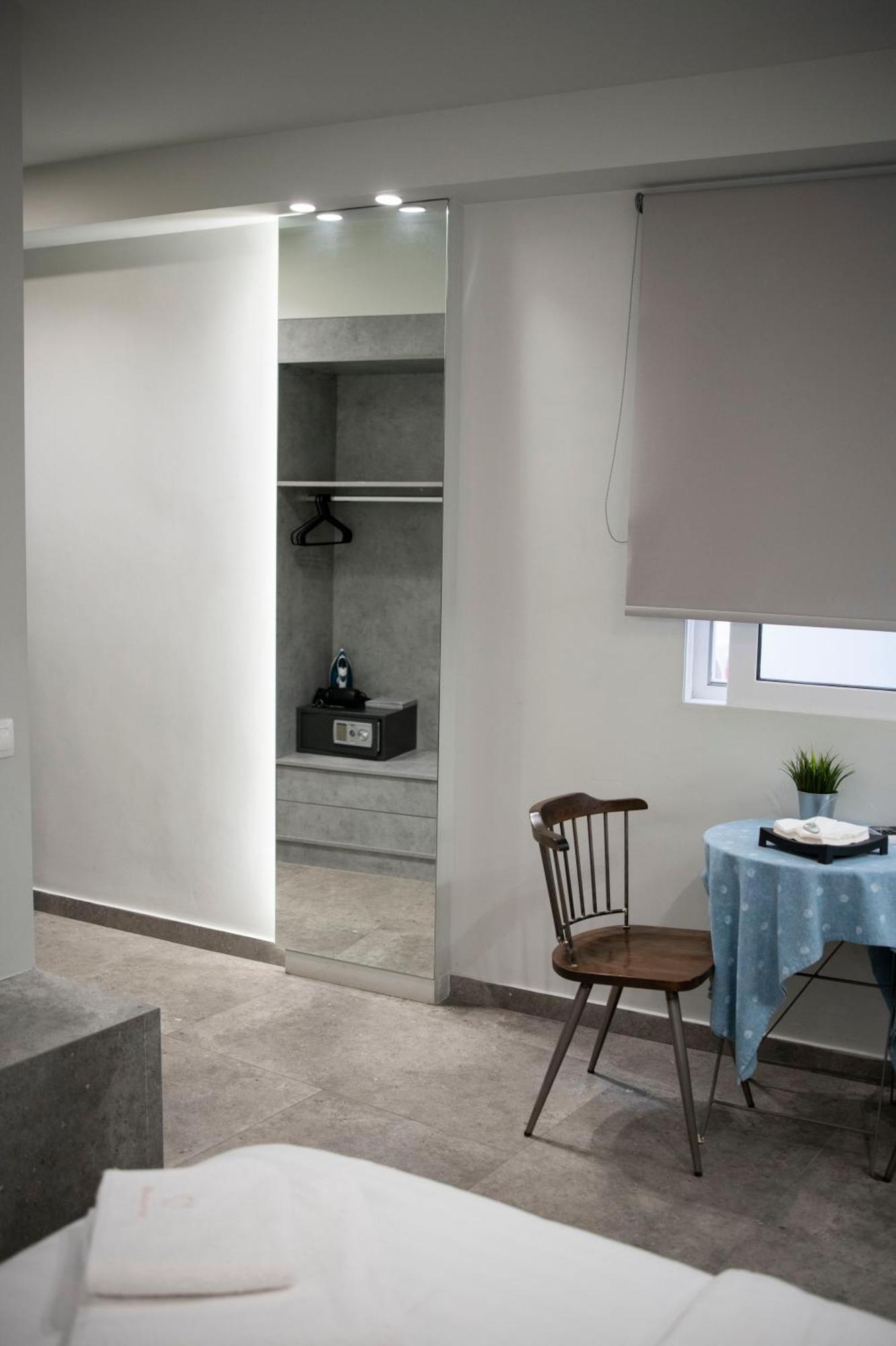 Rooster Suites Ateny Zewnętrze zdjęcie